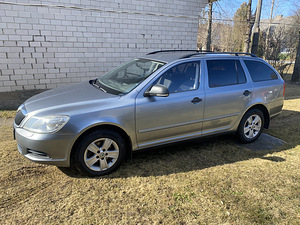 Skoda Octavia 1.2 77kW (1 foto / 13)