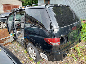 Toyota Previa varuosadeks (1 foto / 8)