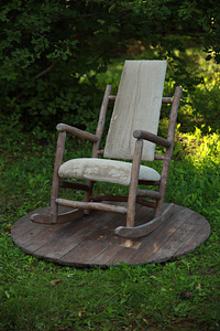 Кресло-качалка с мягким сиденьем и спинкой, новое