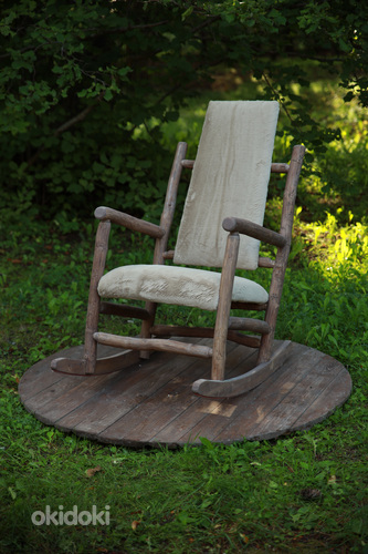 Кресло-качалка с мягким сиденьем и спинкой, новое (фото #1)