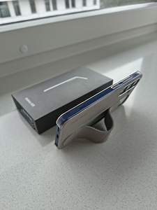 Samsung S25 256GB (5 foto / 8)