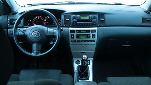 Toyota Corolla Facelift 2006 (2 foto / 4)