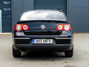 Volkswagen Passat Highline 2.0 110KW (5 foto / 12)