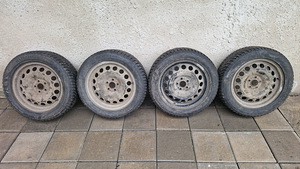 Шипованные шины Kumho 7мм, с металлическими дисками 5x100 16 (3 фото из 3)