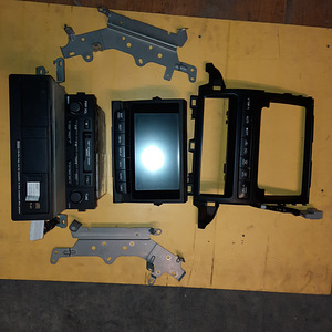 Toyota LC 120 multimedia (2 foto / 3)