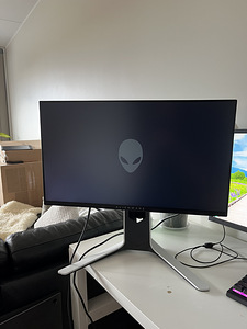 Dell Alienware 240hz 25” AW2521HFA (2 foto / 4)