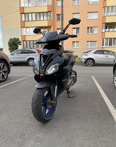 Aprilia sr50 factory 4kw + kiiver + lisad (2 foto / 10)