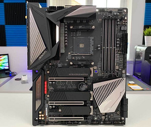 AORUS X570 MASTER + AMD 3900X + 64GB RAM (2 foto / 2)