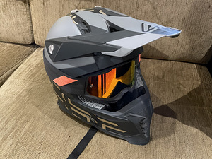 Acerbis X-Racer VTR kiiver (L 58-60) + 100% Accuri 2 sõidupr (1 foto / 4)