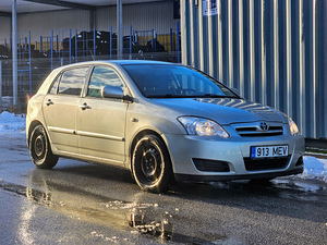 Toyota Corolla 1.4 71kw 2005a. (3 foto / 10)