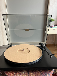Turntable / vinüülplaadimängija / проигрыватель Pro-Ject Pri (2 фото из 3)