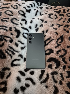 Samsung Galaxy S24 Onyx Black 8/128Gb 5G (4 фото из 5)