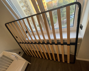 Продаю дно кровати в металлической раме 160x200 (2 фото из 3)