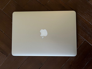 Macbook Pro 13 Early 2015 8GB 256GB (1 foto / 4)