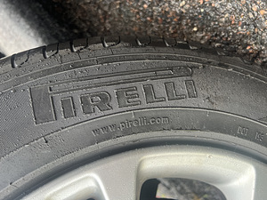 235/60/R18 Ainult Rehvid (4 foto / 10)