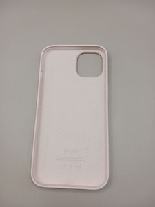 Чехол для iPhone 13 с MagSafe (3 фото из 3)