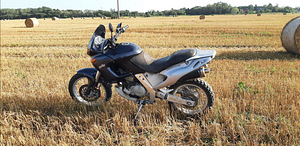 Müüa 1997a Aprilia pegaso 650. (1 foto / 2)