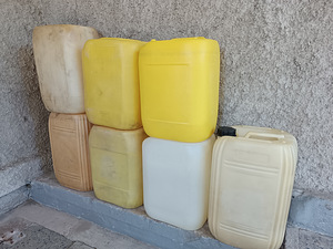 Plast kanister 20 l (1 foto / 2)