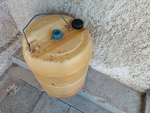 Plastik tünn kanister 60 liitrit (2 foto / 2)