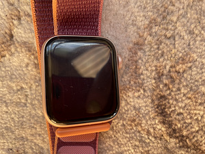 Apple Watch Series 4, 40mm (4 foto / 6)