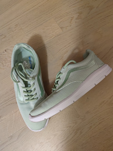 Vans кроссовки (2 фото из 2)