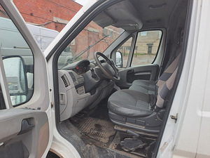 Peugeot Boxer 2,2 (4 foto / 5)