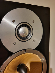 Bowers & Wilkins CM8 põrandakõlarid (6 foto / 8)