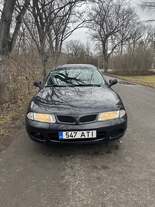 Mitsubishi Carisma (1 foto / 12)