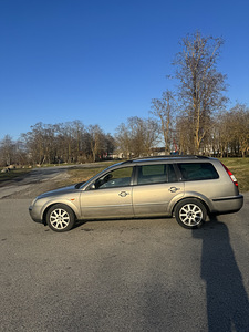 Ford Mondeo (3 фото из 13)