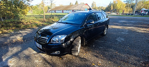 M: Toyota Avensis 2.2d (2 foto / 6)
