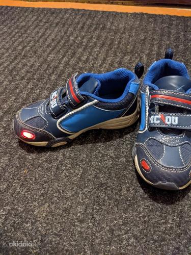 Кроссовки с подсветкой Lightning McQueen. 27 размер. (фото #1)