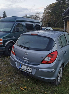 Opel Corsa 2009 1,3 D (2 foto / 3)