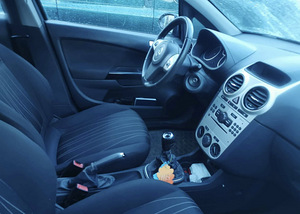Opel Corsa 2009 1,3 D (3 foto / 3)