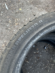 Nokian hakkapeliita r 245/40/18 MS (3 foto / 5)
