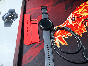 Samsung Galaxy Watch 4 Classic LTE 46mm + Punane rihm (1 foto / 4)