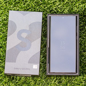 Samsung Galaxy S22 Ultra 256/12 telefon (1 foto / 6)