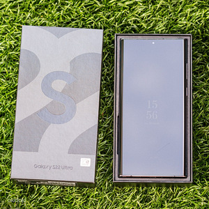 Samsung Galaxy S22 Ultra 256/12 (1 foto / 2)