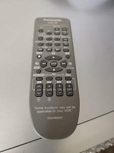 Стерео видеомагнитофон Panasonic (2 фото из 3)
