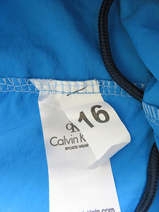 Новые шорты для мальчиков Calvin Klein, размер 158 (3 фото из 6)