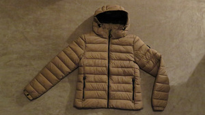 Новая теплая куртка Superdry весна/осень или более тонкая зимняя куртка размер M