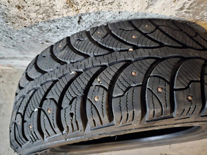 Шипованные шины 205/55R16, использовались один сезон. (6 фото из 6)