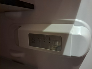 Külmkapp Whirlpool, kahe uksega, eraldi jahekapp ja sügavkül (7 foto / 10)