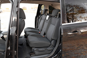 Ford Grand C-Max Elegance Individual Facelift (6 foto / 13)