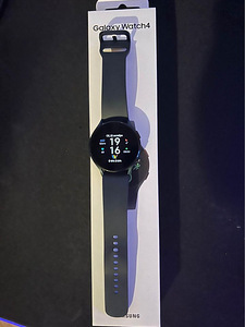 Samsung watch 4 BT 44mm Green (1 foto / 2)