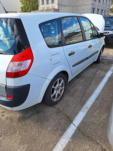 Renault Grand Scenic (2 foto / 8)