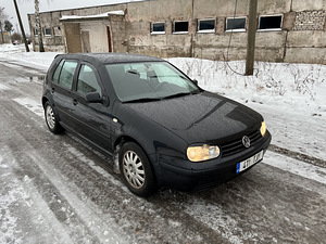 Volkswagen Golf 2.0 (1 foto / 12)
