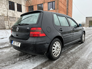 Volkswagen Golf 2.0 (4 foto / 12)
