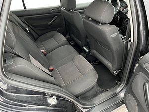 Volkswagen Golf 2.0 (9 foto / 12)