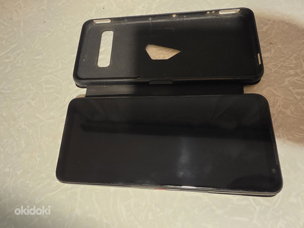 Продам сломанный asus rog phones 3 16GB 512GB