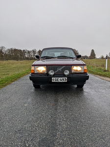Volvo 240 "classic" (varuosadeks) (5 foto / 10)